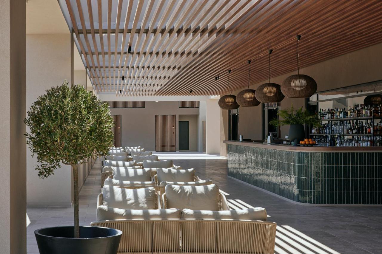 Elissa Adults-Only Lifestyle Beach Resort Kallithéa エクステリア 写真 The bar at the hotel